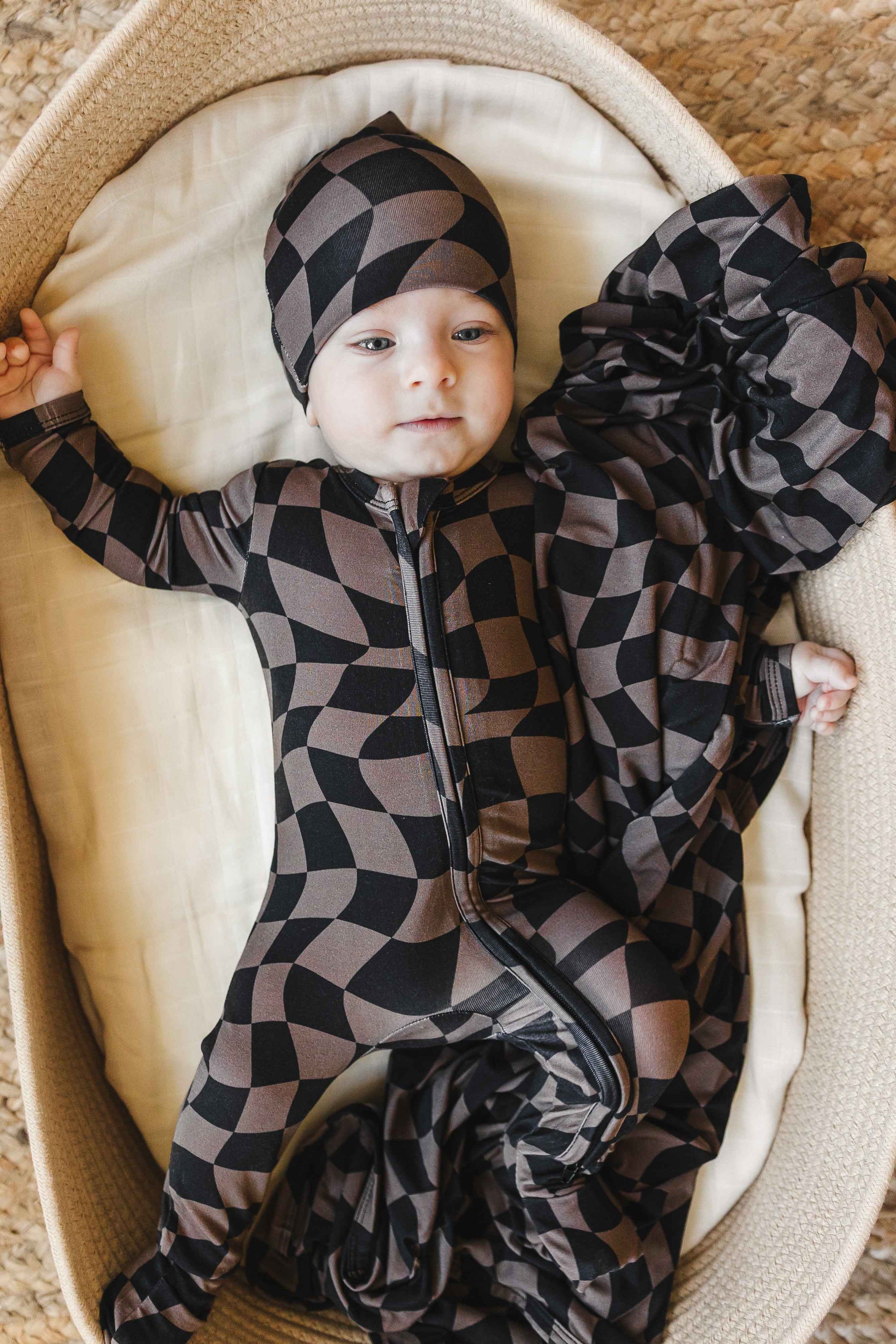 Vibey Checkered Swaddle Blanket & Beanie Set - little nessi