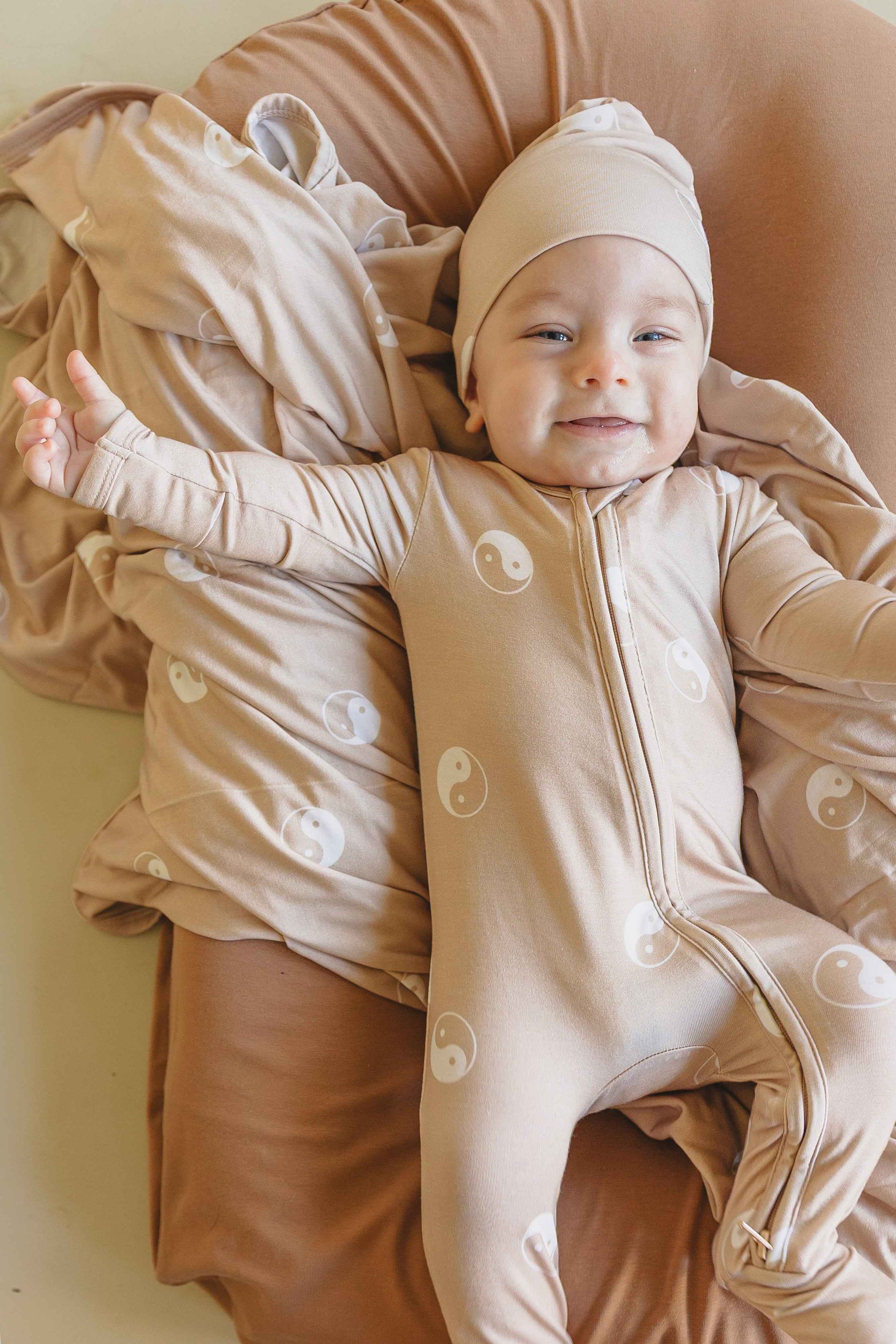 Zen Babe Swaddle Blanket & Beanie Set