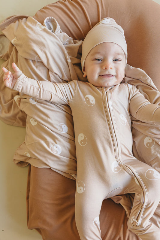 Swaddle Blanket & Knot Beanie Set | Zen Babe